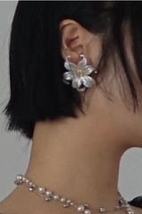 FLOWER EARRING