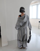 [UNISEX] ワンツーレタリングオーバーサイズフィットフーディドジップアップジャケット