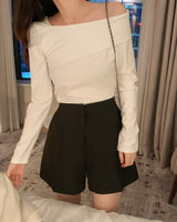 Knitte off-shoulder T-shirt