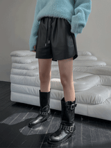 ラビアバンディングレザーショーツ