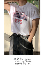 1965 シンガポールレタリングショートスリーブTシャツ