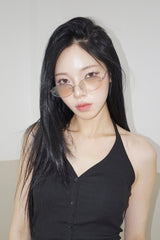 VネックホルターネックパッドスリーブレスTシャツ