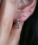 ジッパーピアス