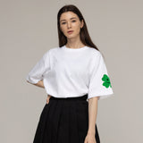 [UNISEX] One Side Clover Smile Short-Sleeved T-shirt