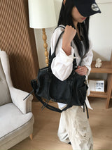 マットレザーベルテッドストラップクロスボディショルダーバッグ
