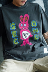 "SECOND RABBIT" プリント S/S ウォッシュドTシャツ