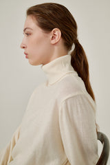 Cashmere turtle neck knit (Beige)