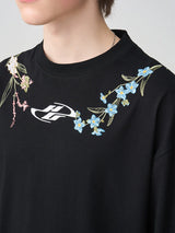フローラルカラーエンブロイダリーTシャツ