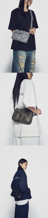 24FW SYMBOL RIVET MULTI POKET CROSS BAG GREY