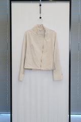 ダイアゴナルジッパーモックネックジャケット (Beige)