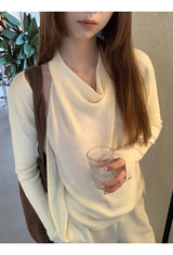 Flower brooch striped long-sleeved knit shirt