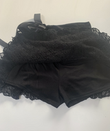 Guener Ribbon Lace Skirt (Black)