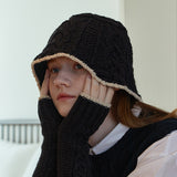 Triple Cable Knit Bucket Hat (Black)