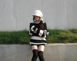ストライプクリームオフショルダーニット