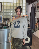22 オフショルダースウェットシャツ