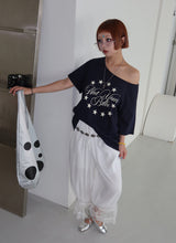 Star lettering off-shoulder boxy short-sleeved T-shirt