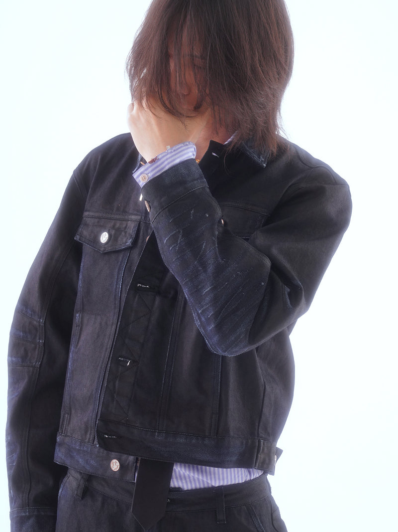 COATED KNIFE-SCRAPED HAND-WIPED DISTRESSED DENIM JACKET