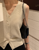 Rear V-neck Sleeveless Knit / 3 colors