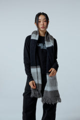 EEERRR Stripe brushed wool knit muffler (Black)