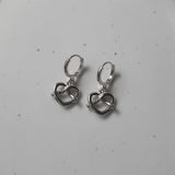 [VIVIZ ウナ Piercing] プレッツェル ハギーズ ピアス - Silver Color