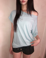 Dekil Off-Shoulder Short-Sleeve T-Shirt