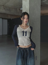 11 V-neck color matching raglan long sleeves