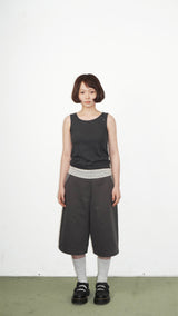 3-BUTTON SLEEVELESS CHARCOAL