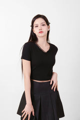 Lace V-neck Crop T-shirt Black