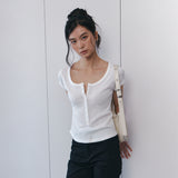 CスコープネックボタンフロントTシャツ - ホワイト