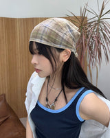 Two-run see-through check scarf