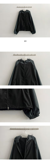 Deeps two-way string color high-neck hooded jumper
