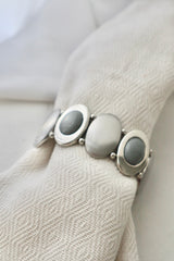 Oval bracelet watch 