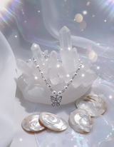 バタフライフェアリーパールチョーカーネックレス - Silver Color