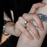 Curve ring