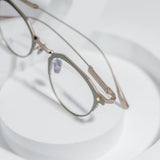 Knouun ラウンドチタニウムグラシーズコード. 104. BカーキNブラウン
