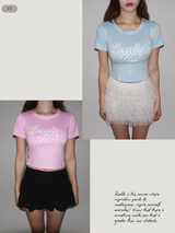 Short-sleeved cropped T-shirt with coloring lettering