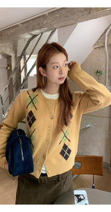 Argyle pattern wool knit cardigan