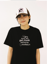 カーリーテキストTシャツ - ブラック