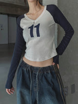 11 V-neck color matching raglan long sleeves