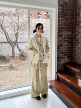 behind frill jacket (cut out) 