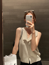 Rear V-neck Sleeveless Knit / 3 colors