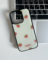 【MADE】 strawberry knit epoxy case