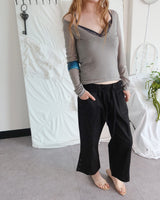 STEP BUTTON CROPPED PANTS