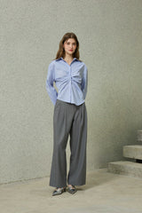セリーナスリムフィットストライプツイストシャツ / スカイブルー