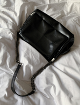 Pearl Square Chain Bag.
