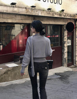 [BELLIDE MADE] Metallic charm V-neck cardigan with tie