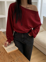 [MADE] Stern hip-to-way off-shoulder sweatshirt