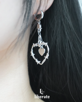 Kitsch Twist Heart Earring - KISS OF LIFE HANEUL Pick