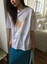 クオン プリント ルーズフィット ショートスリーブ Tシャツ