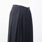 Rich two-pin tuck wide slacks